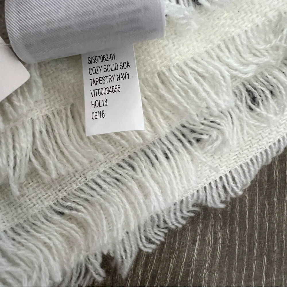 NEW Gap Navy Blue Cozy Solid Tapestry Scarf